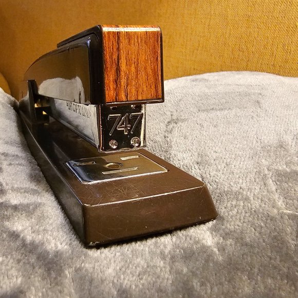 *SALE $45!* TWO (2) Vintage Swingline heavy steel office staplers (collectible?) - Picture 2 of 15